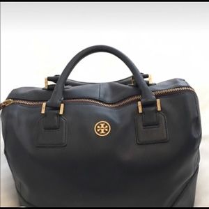 Tory Burch purse. In great condition! Blue